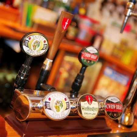 The Little Crown Inn Pontypool Eksteriør billede